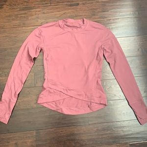Lululemon close to crossing rulu long sleeve